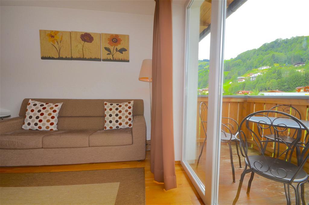 קפרון Apartment Riccardo - By Alpen Apartments מראה חיצוני תמונה